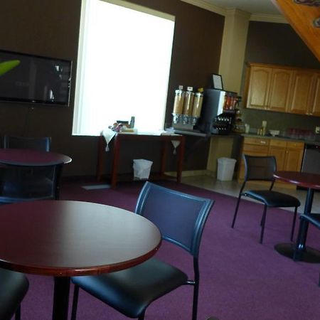 The Bridgeport Inn Fort Mcmurray Εξωτερικό φωτογραφία