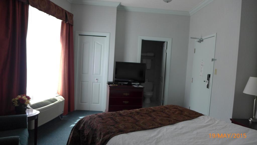 The Bridgeport Inn Fort Mcmurray Δωμάτιο φωτογραφία