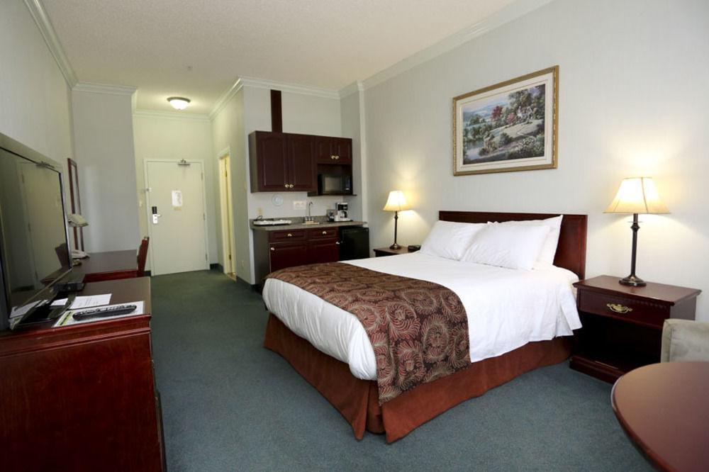 The Bridgeport Inn Fort Mcmurray Εξωτερικό φωτογραφία