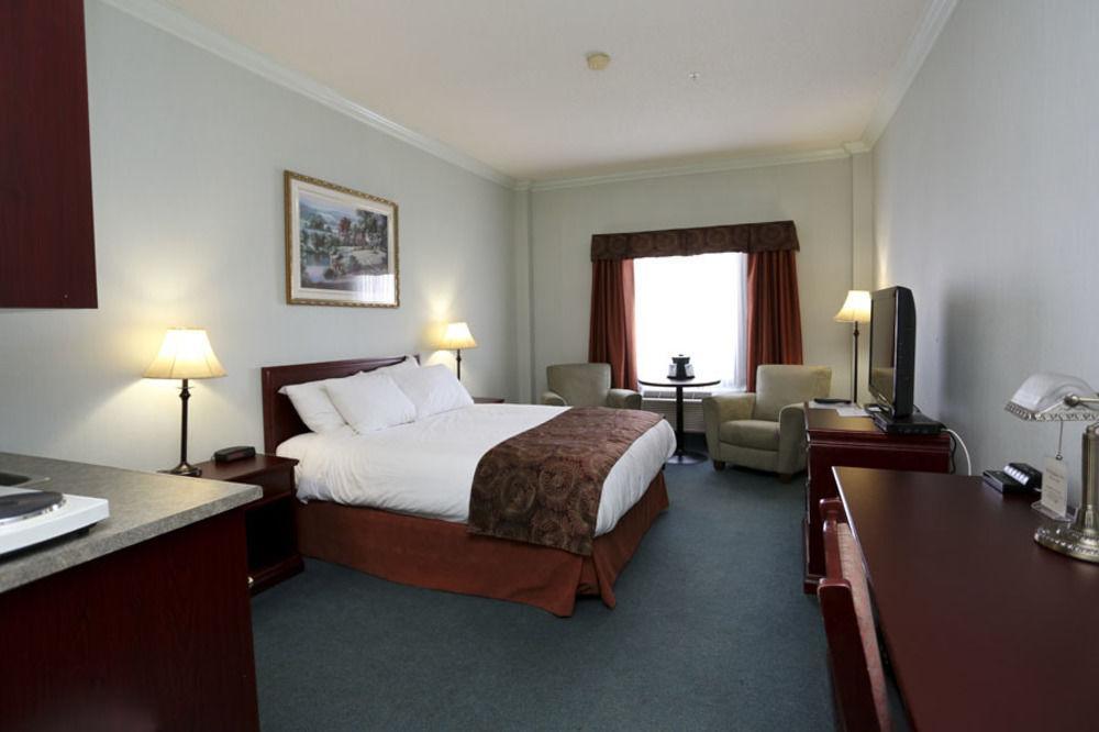 The Bridgeport Inn Fort Mcmurray Εξωτερικό φωτογραφία