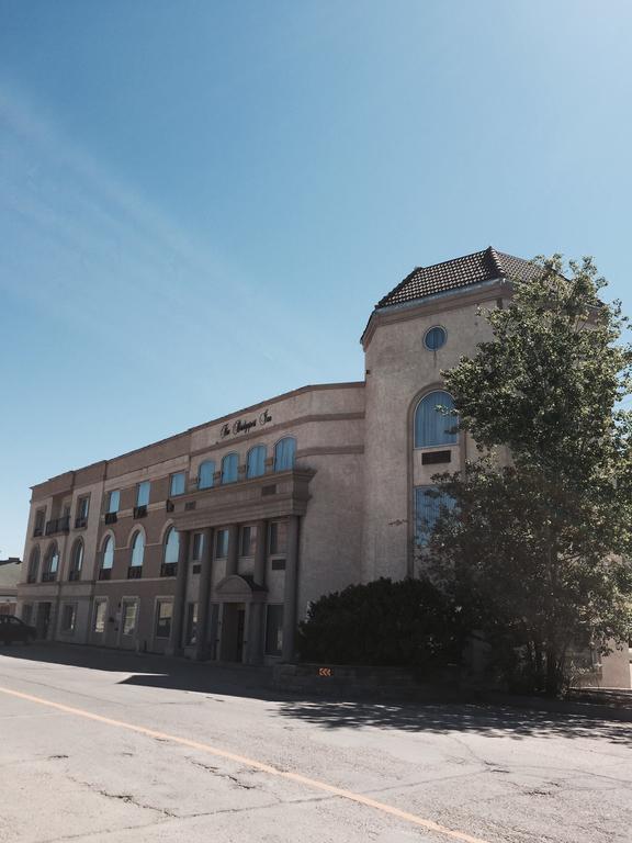 The Bridgeport Inn Fort Mcmurray Εξωτερικό φωτογραφία