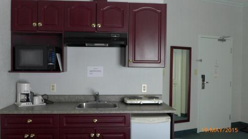The Bridgeport Inn Fort Mcmurray Εξωτερικό φωτογραφία