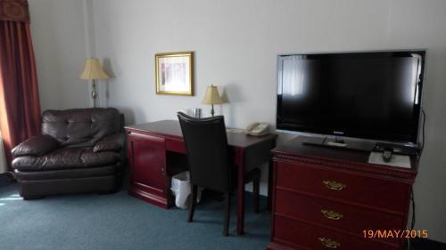 The Bridgeport Inn Fort Mcmurray Εξωτερικό φωτογραφία