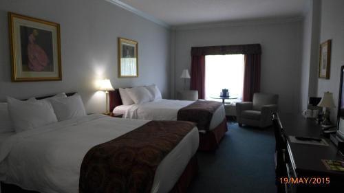 The Bridgeport Inn Fort Mcmurray Εξωτερικό φωτογραφία