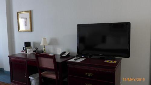 The Bridgeport Inn Fort Mcmurray Εξωτερικό φωτογραφία